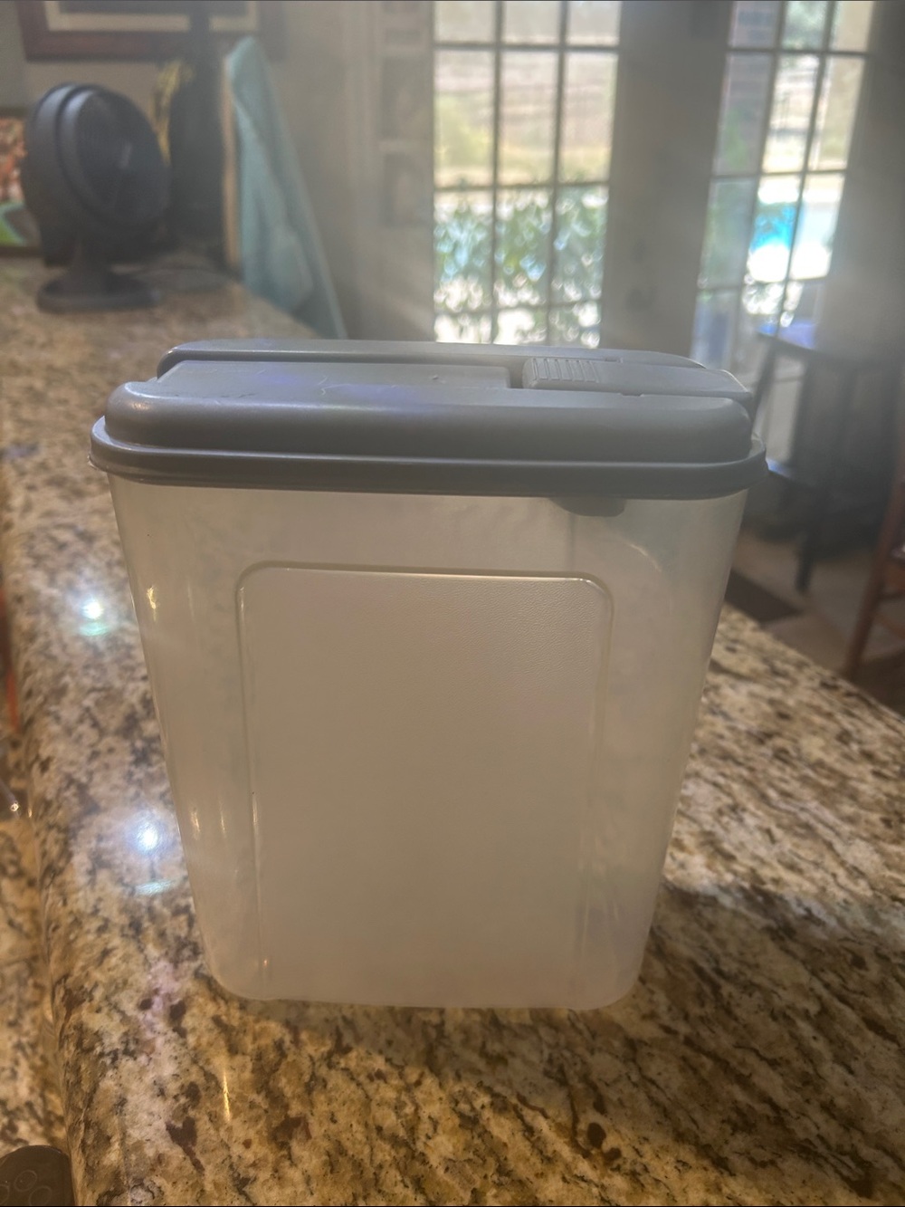 Airtight Kitchen Storage Container with Blue Gray Lid - Home Kitchen